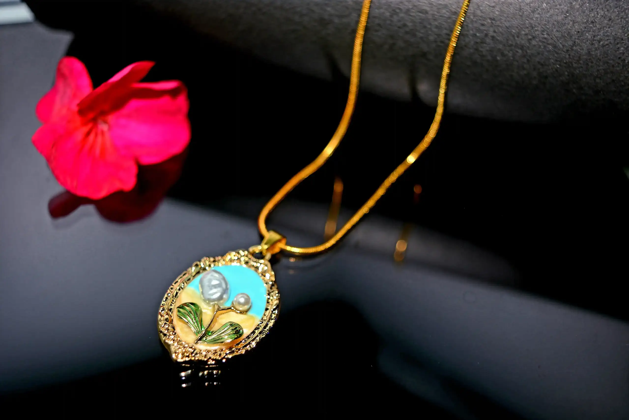 Epoxy Pendant Necklace - Image 4